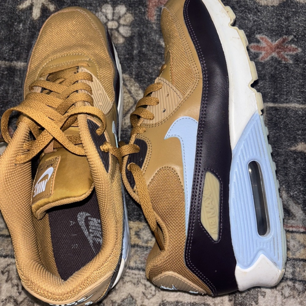 Nike Air Max 90 Essential Muted Bronze size 10